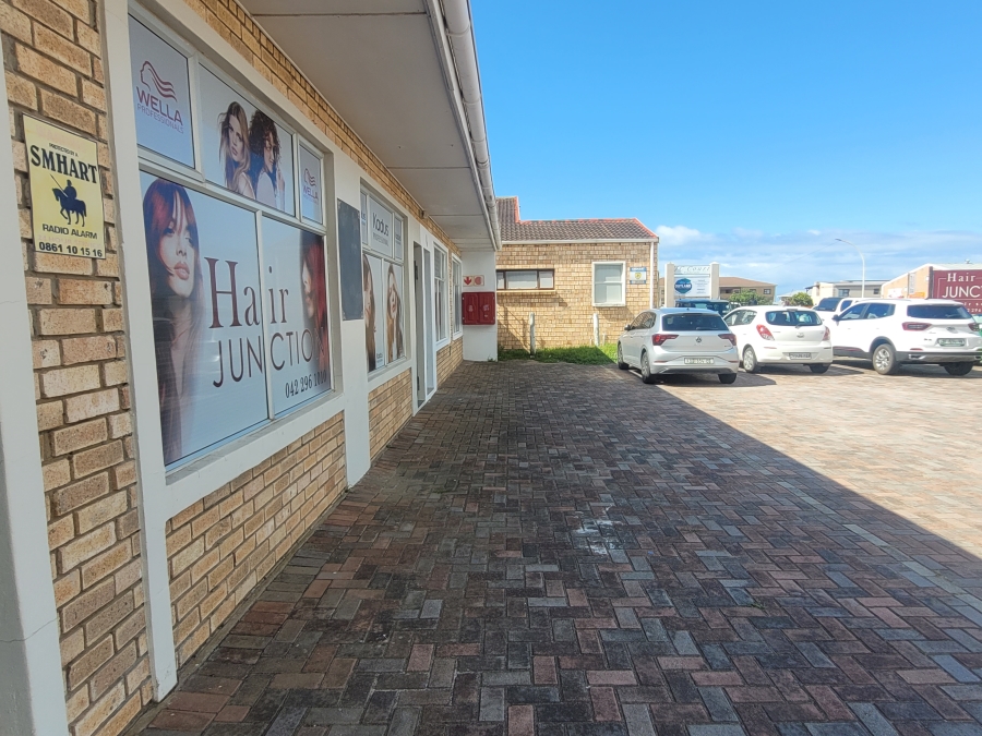 Commercial Property for Sale in Wavecrest Eastern Cape